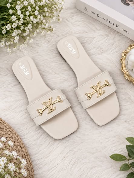 এক জোড়া স্যান্ডেলেই লুকটা হোক আরও classy - aador.fit